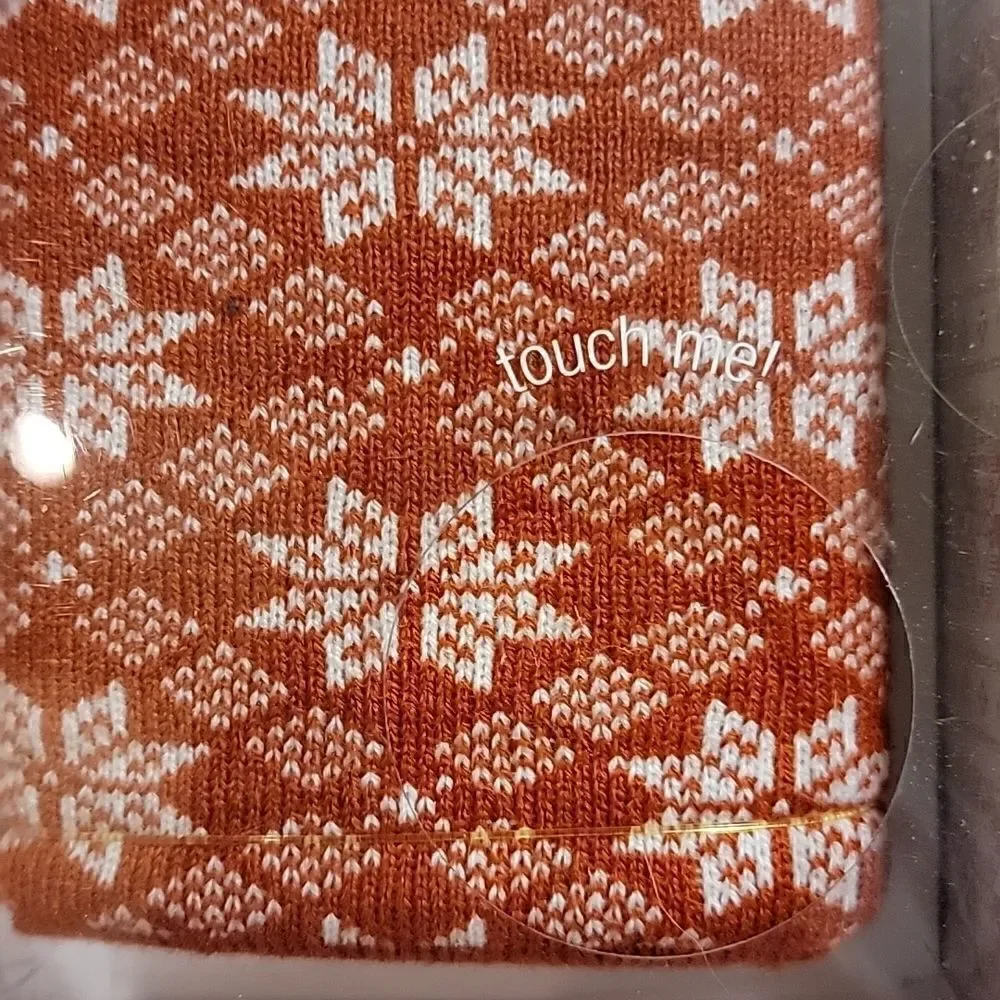 WILD EYE DESIGNS RED AND WHITE SNOWFLAKE PATTERN NORDIC SWEATER HIP FLASK - NEW